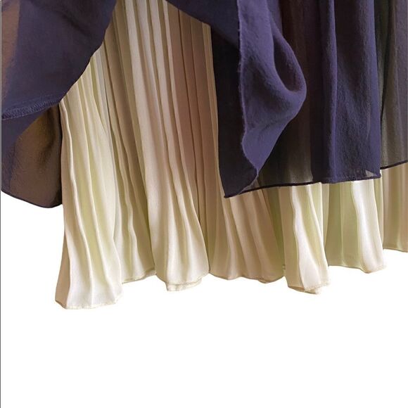 EUC Lapis black A Line skirt with green underlay - Picture 8 of 9